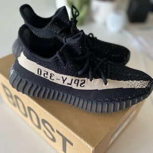 Yeezy Boost 350v2